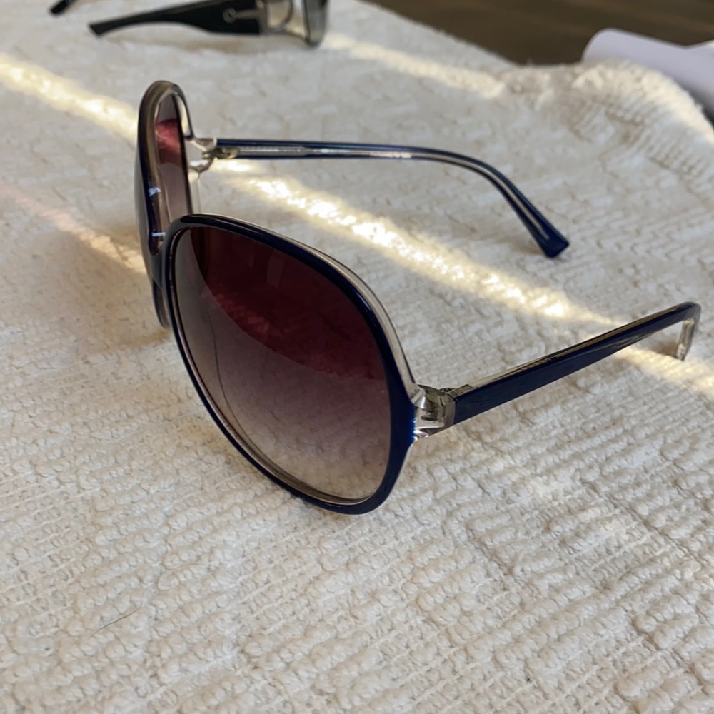 Oliver people’s sun glasses